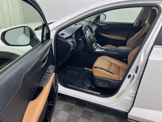 Used 2015 White Lexus 200t image 12