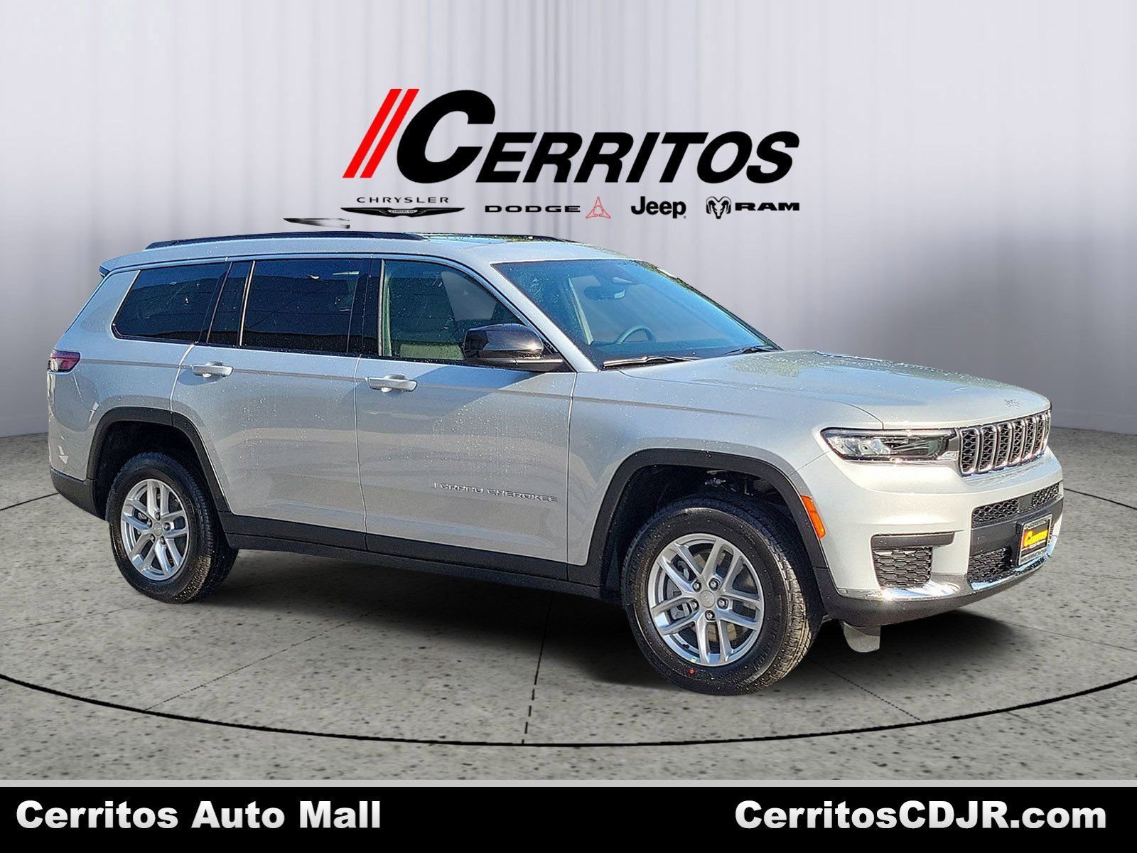 New 2026 Silver Zynith Exterior Paint Jeep Laredo X image 1