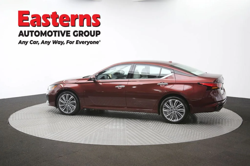 Used 2024 Red Nissan 2.5 SL image 65