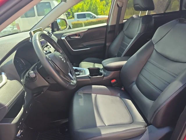 Used 2023 Red Toyota XLE Premium image 16