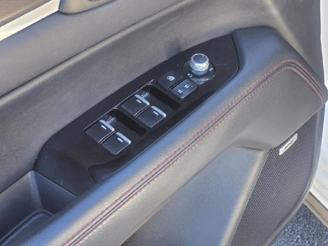 Used 2023 White Mazda 2.5 Turbo image 18