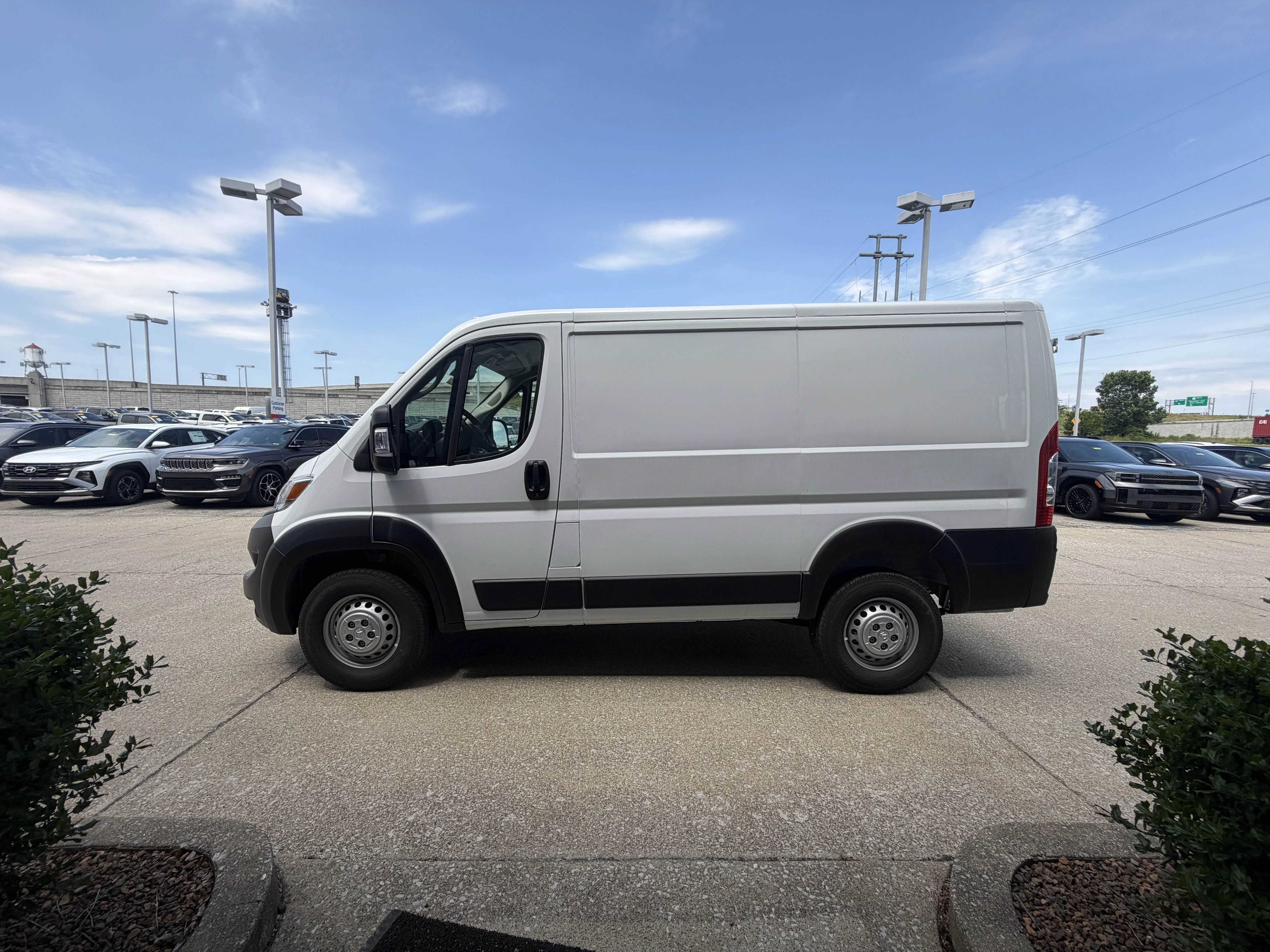 New 2026 Bright White Clear-Coat Exterior Paint RAM Tradesman image 13