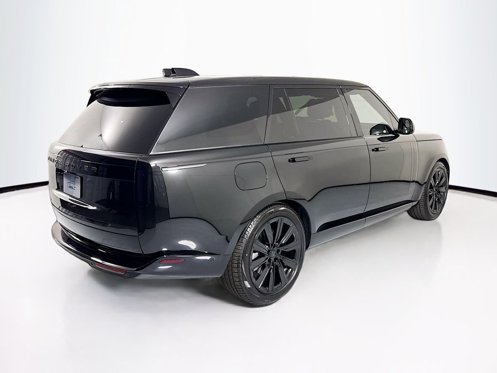 New 2026 Santorini Black Land Rover SE image 5