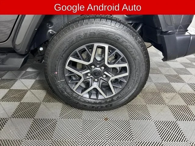 New 2026 Granite Crystal Metallic Clear-Coat Exterior Paint Jeep Sahara image 19