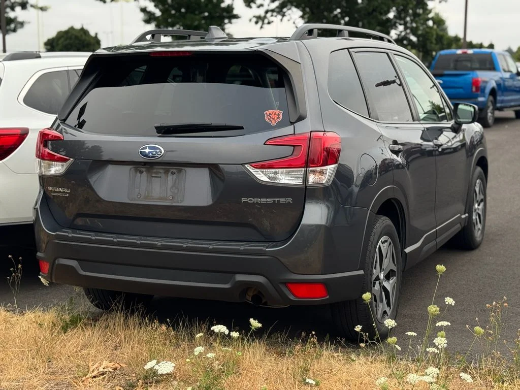 Used 2022 Gray Metallic Subaru Premium image 2