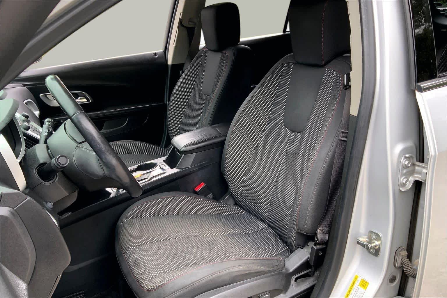 Used 2017 Silver Ice Metallic Chevrolet LT image 7