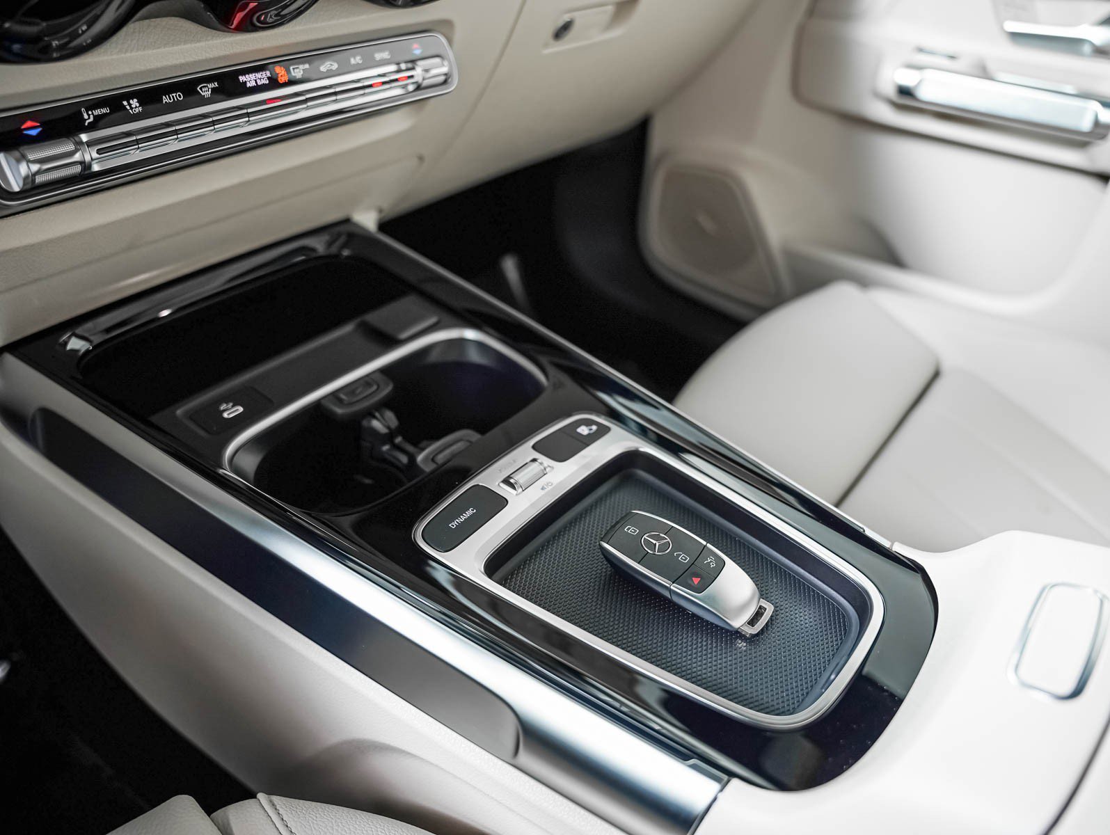 New 2026 Cosmos Black Metallic Mercedes-Benz GLB 250 image 18