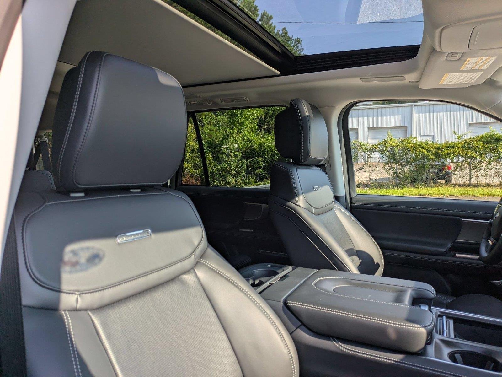 New 2027 Glacier Gray Metallic Tri-Coat Ford MAX Platinum image 36