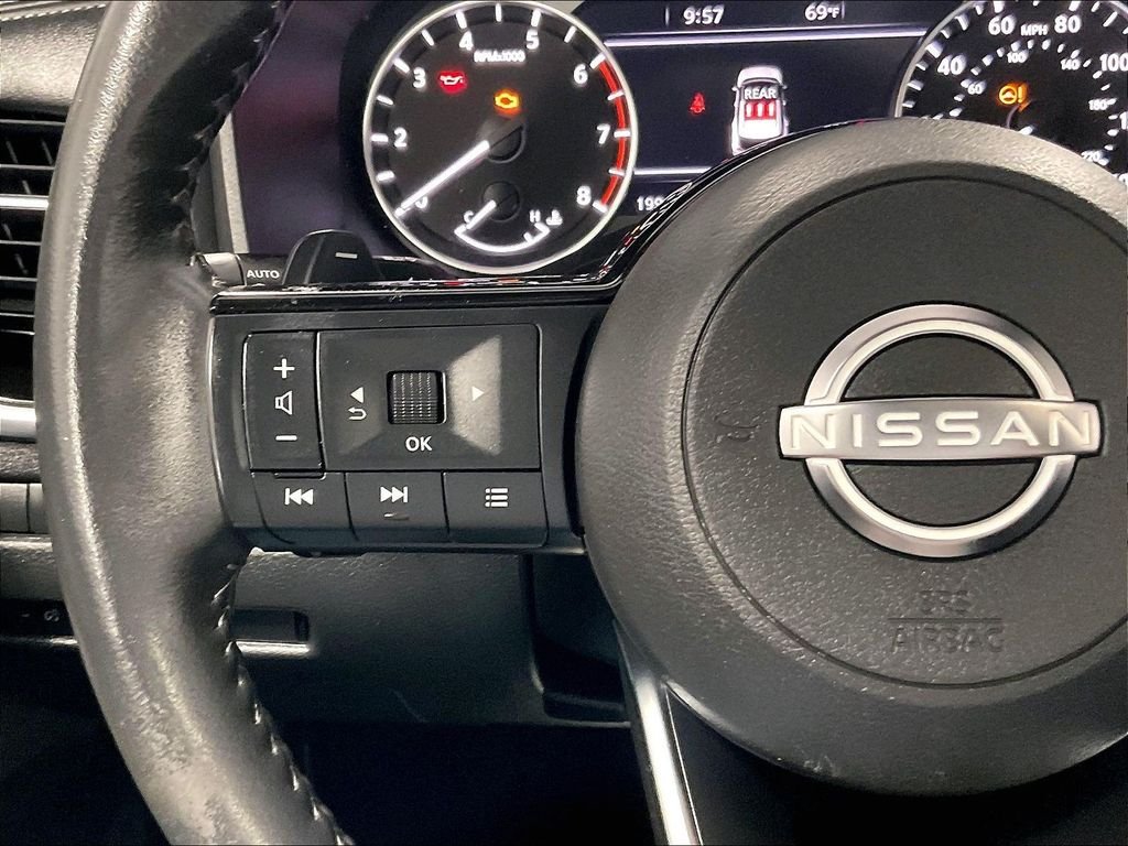 Used 2023 Pearl White Tricoat Nissan SL image 23