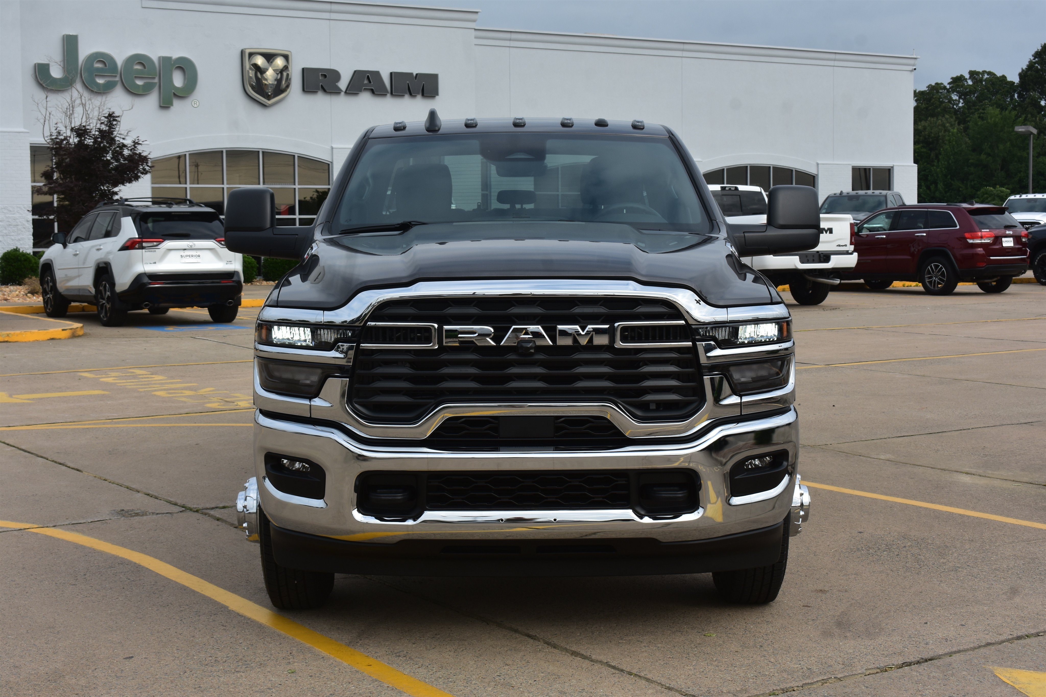 New 2026 Granite Crystal Metallic Clear-Coat Exterior Paint RAM Tradesman image 2
