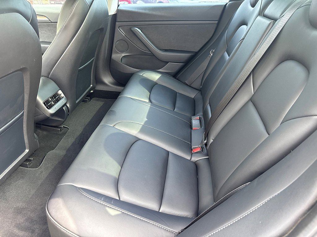 Used 2022 Black Tesla Long Range image 10
