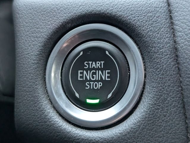 Used 2021 White GMC SLT image 29