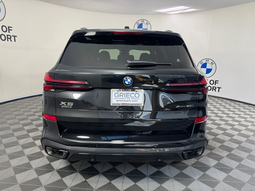 New 2026 Black Sapphire Metallic BMW xDrive40i image 7