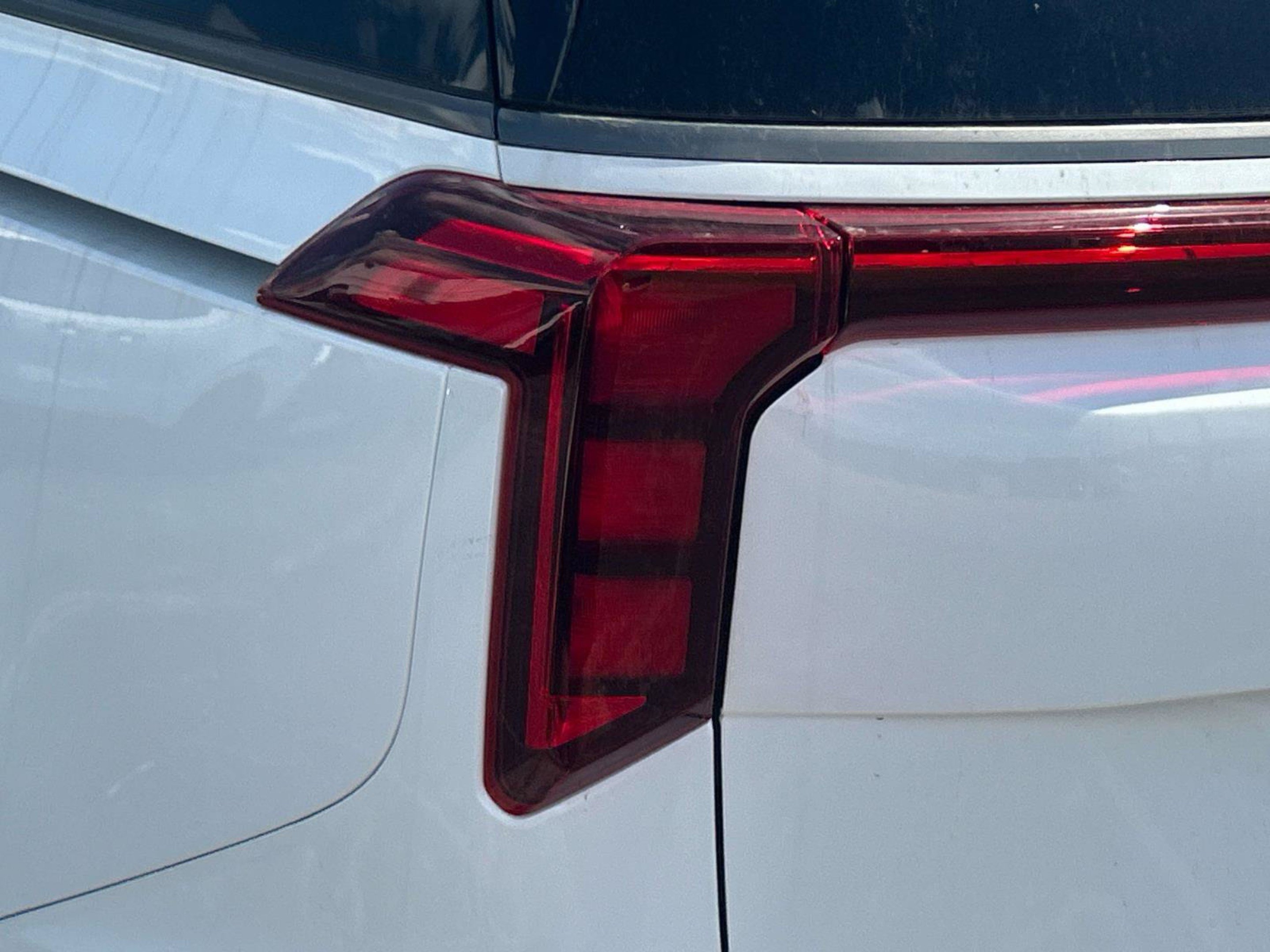 New 2027 Snow White Pearl Kia SX image 36
