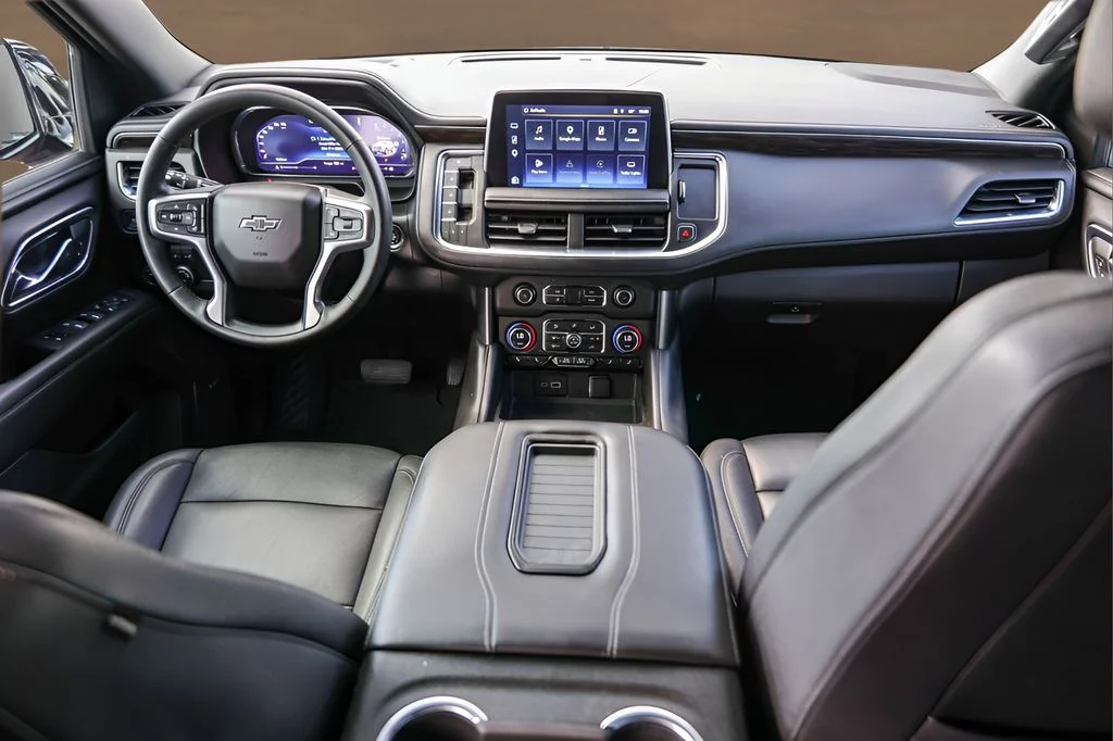 Used 2023 Black Chevrolet Z71 image 27