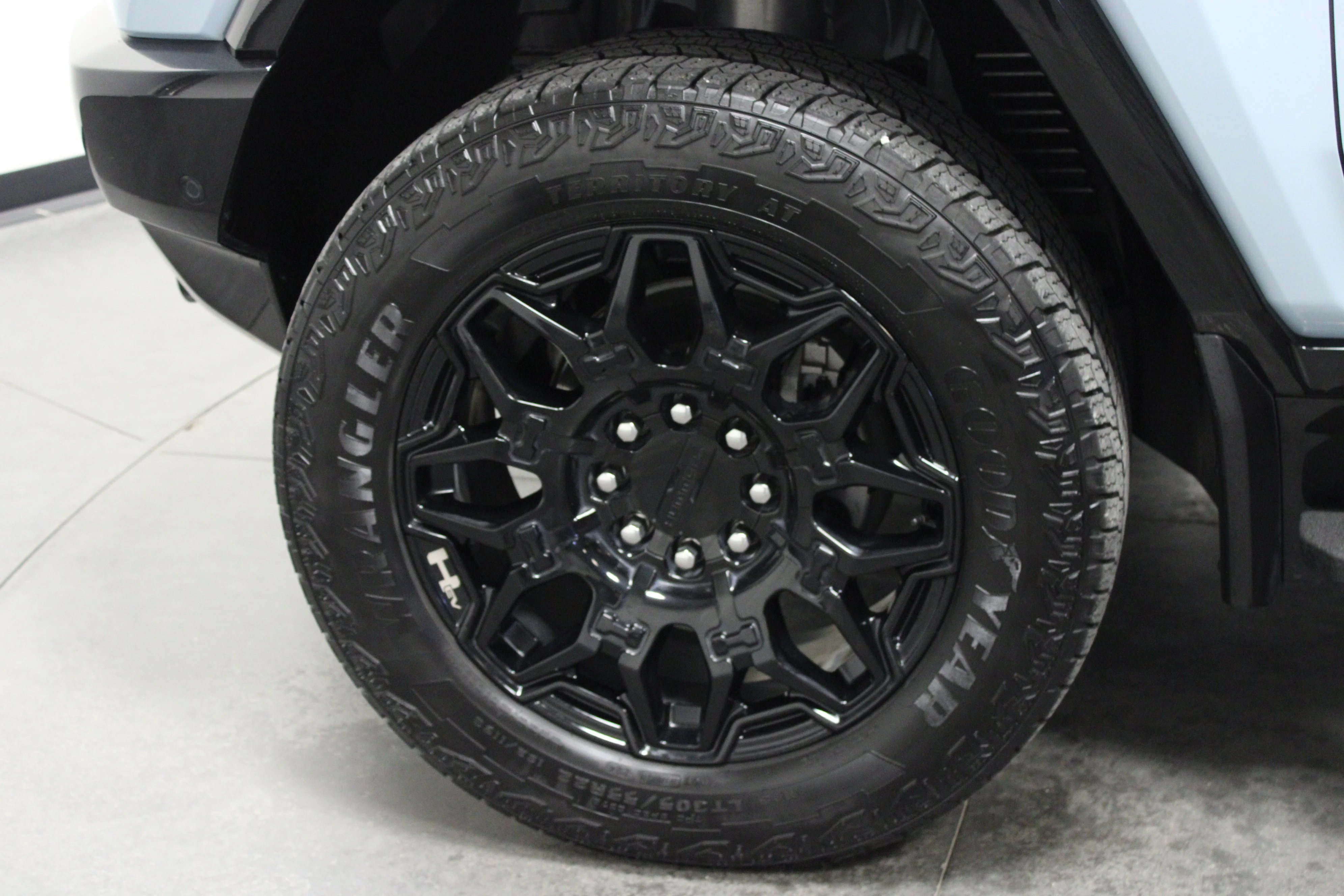 Used 2025 Tide Metallic (No Longer available to order) GMC 2X image 10