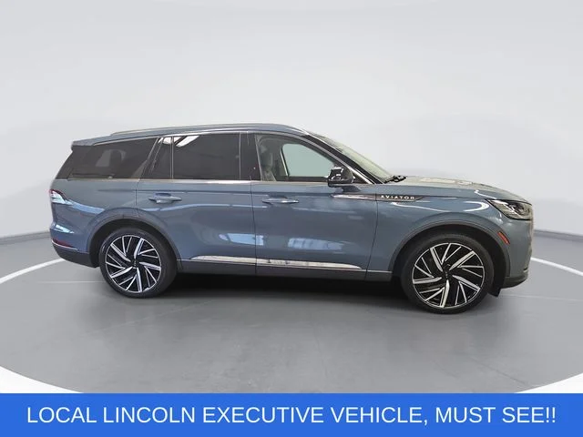 Used 2025 Blue Lincoln Reserve image 2