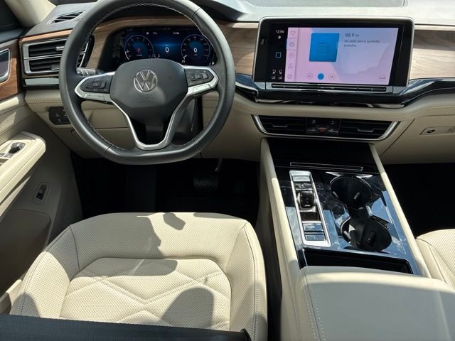 New 2026 Deep Black Volkswagen 2.0T SE w/Technology image 11