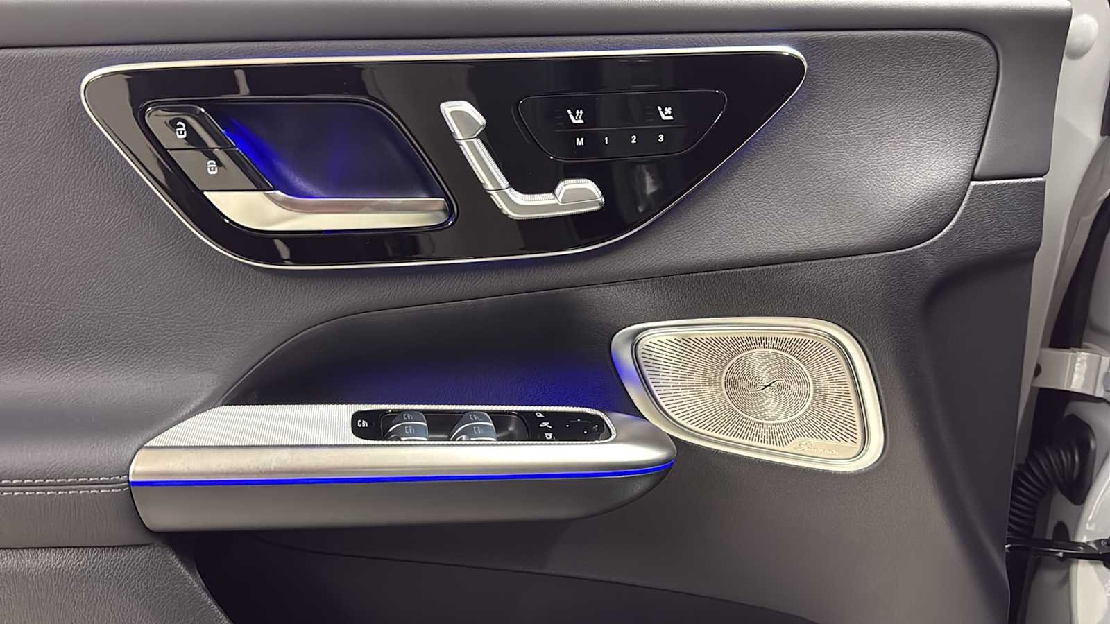 New 2026 MANUFAKTUR Alpine Grey Mercedes-Benz GLC 300 image 16