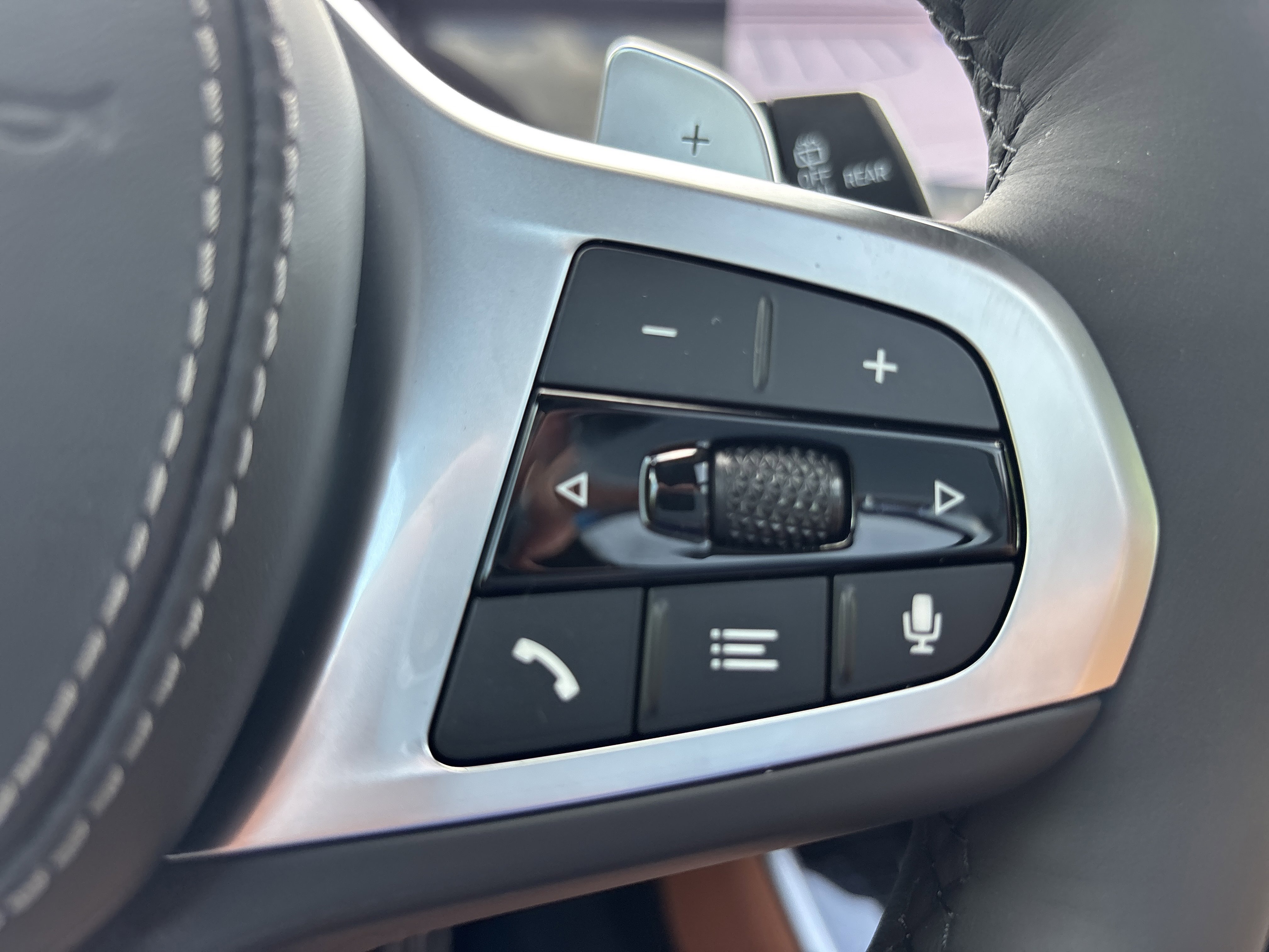 New 2026 MINERAL WHITE BMW xDrive40i image 33