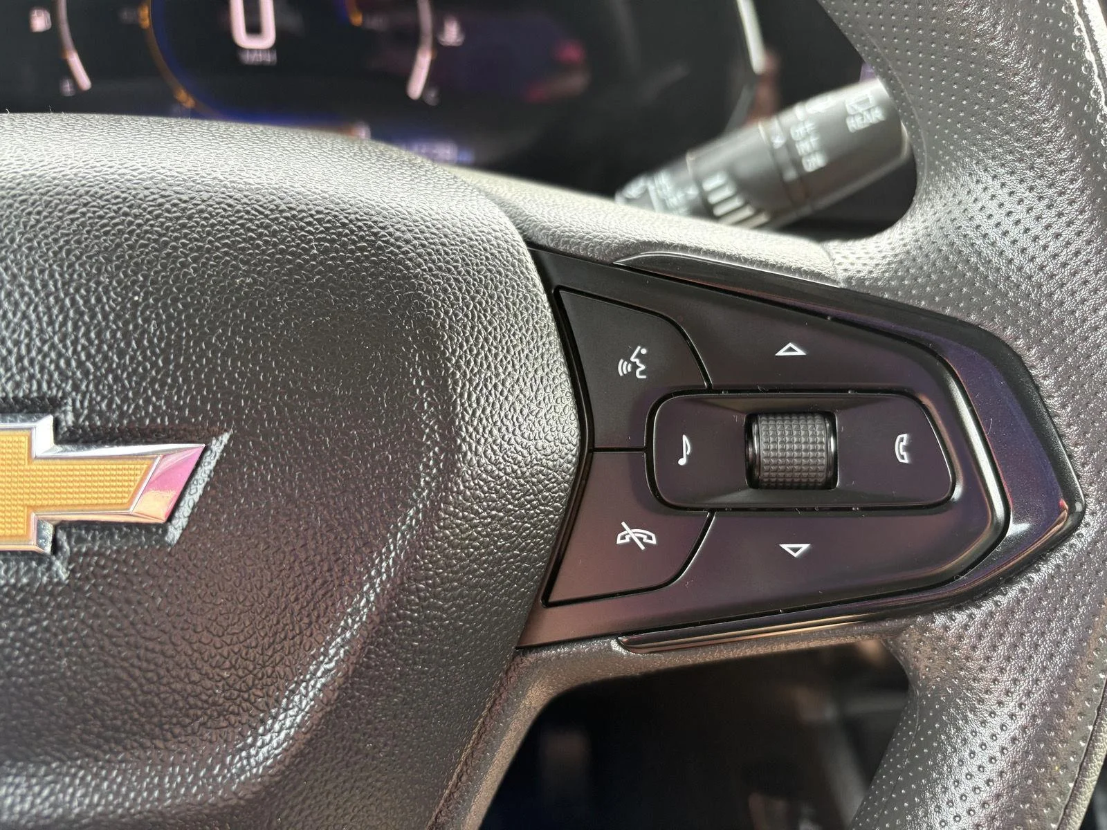 Used 2025 Marina Blue Metallic Chevrolet LT image 24