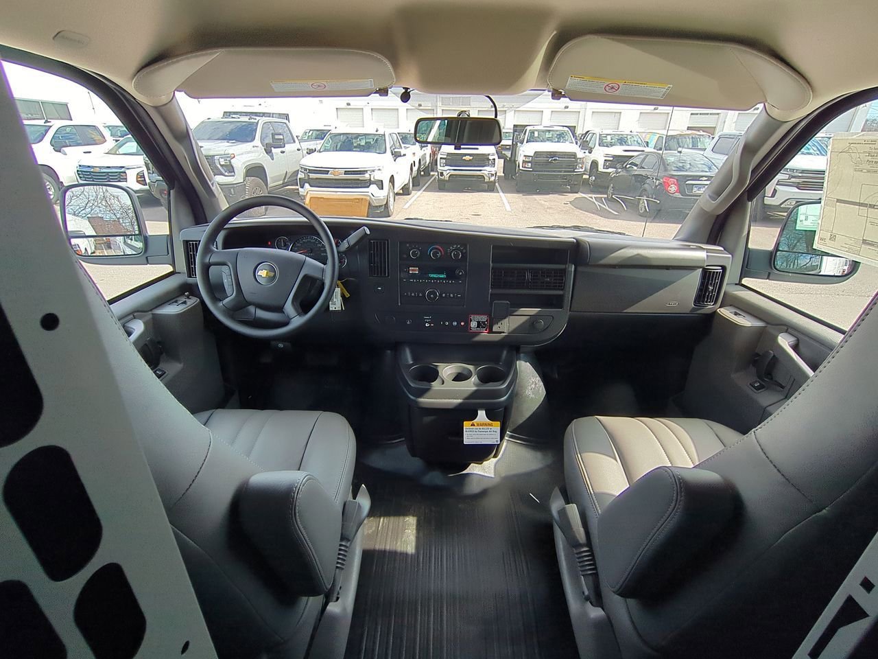 2025 Chevrolet Express Cargo Work Van - Photo 19