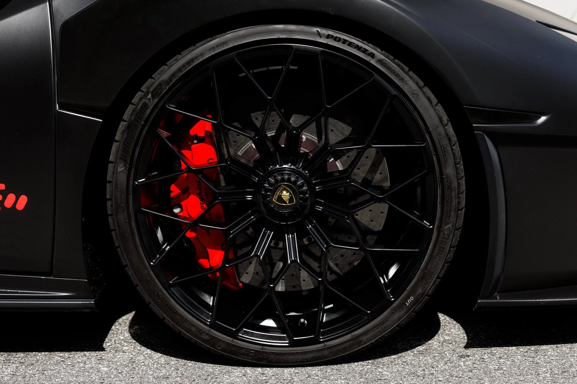 Used 2021  Lamborghini Base image 21