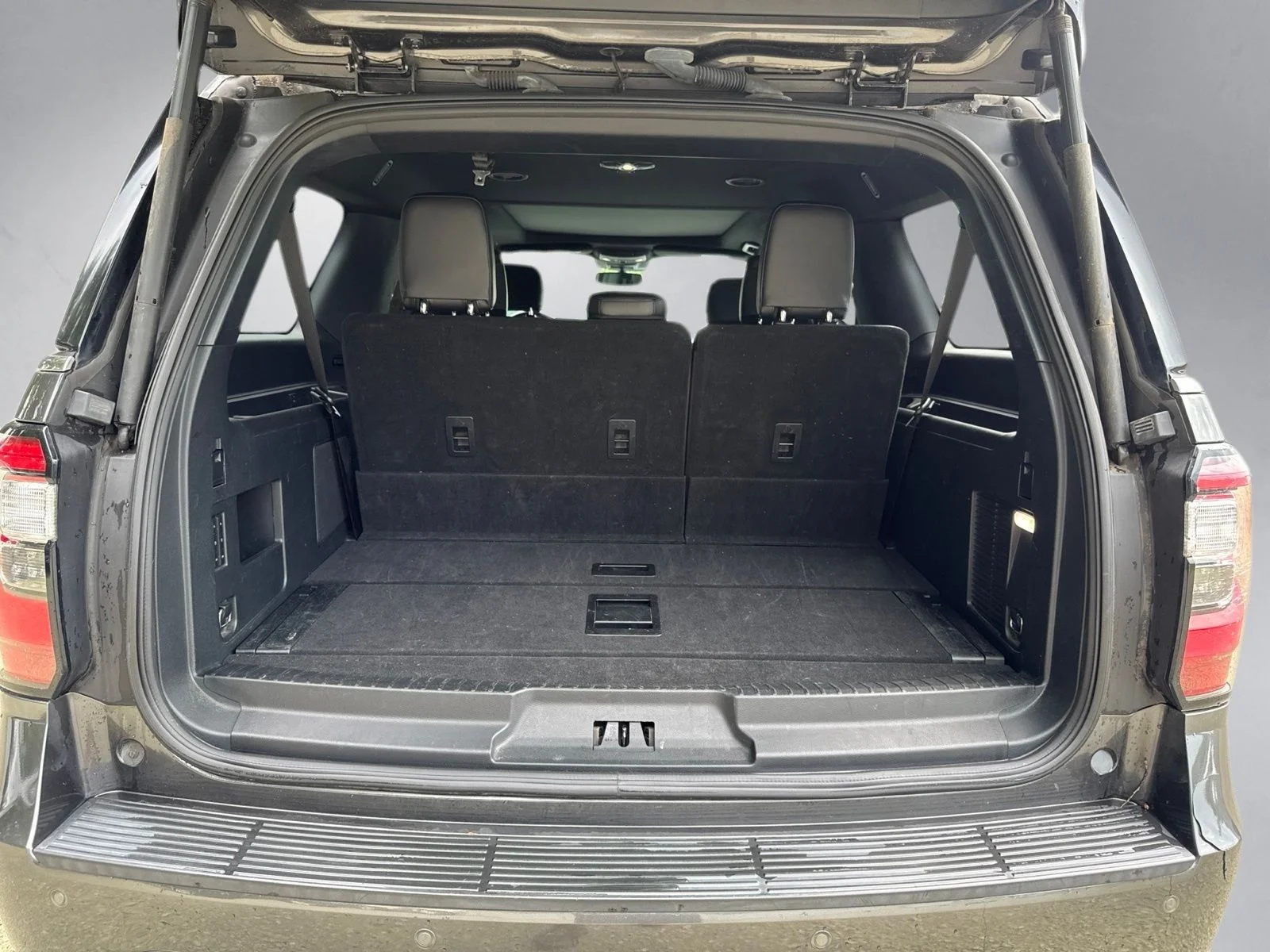 Used 2021 Gray Ford Limited image 27