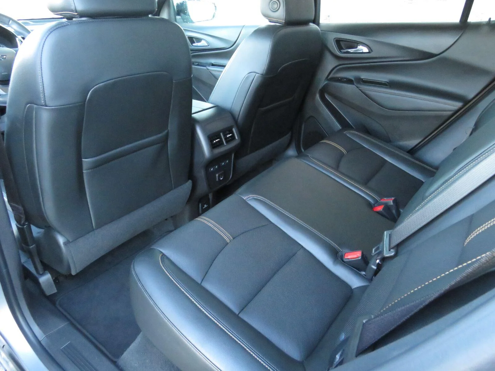 Used 2023 Sterling Gray Metallic Chevrolet Premier image 23