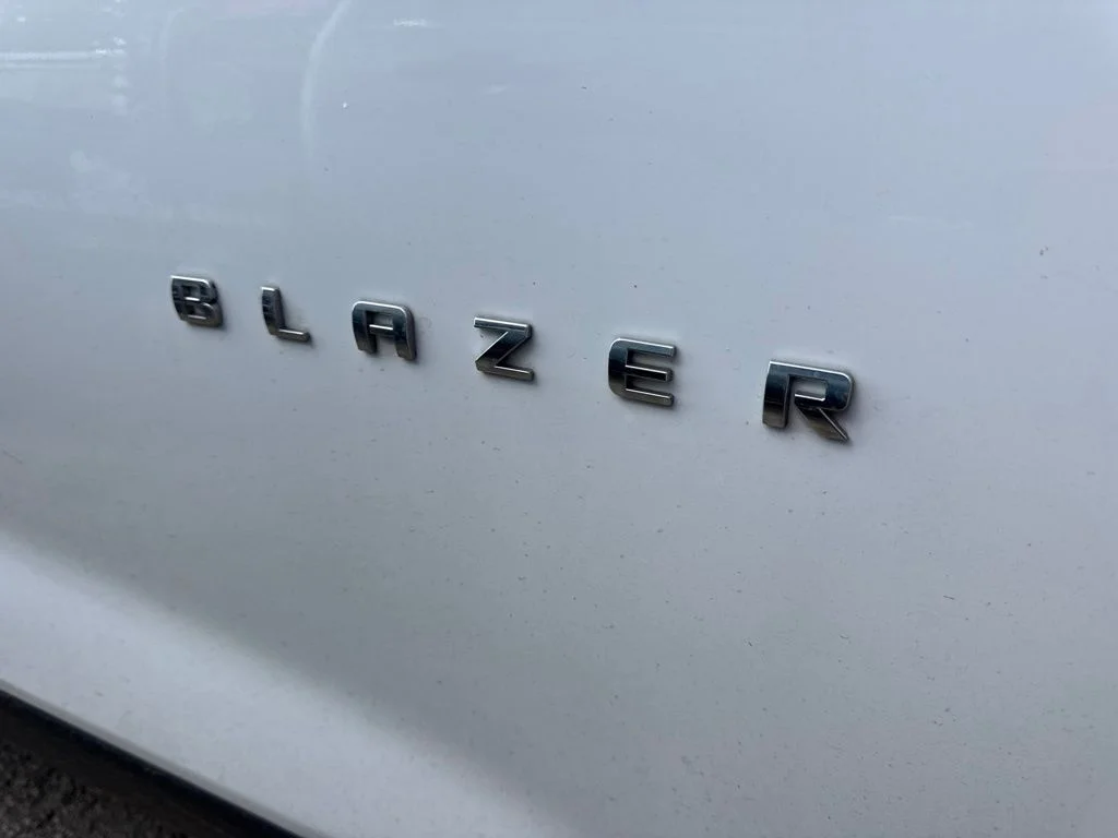 Used 2022 White Chevrolet LT image 2