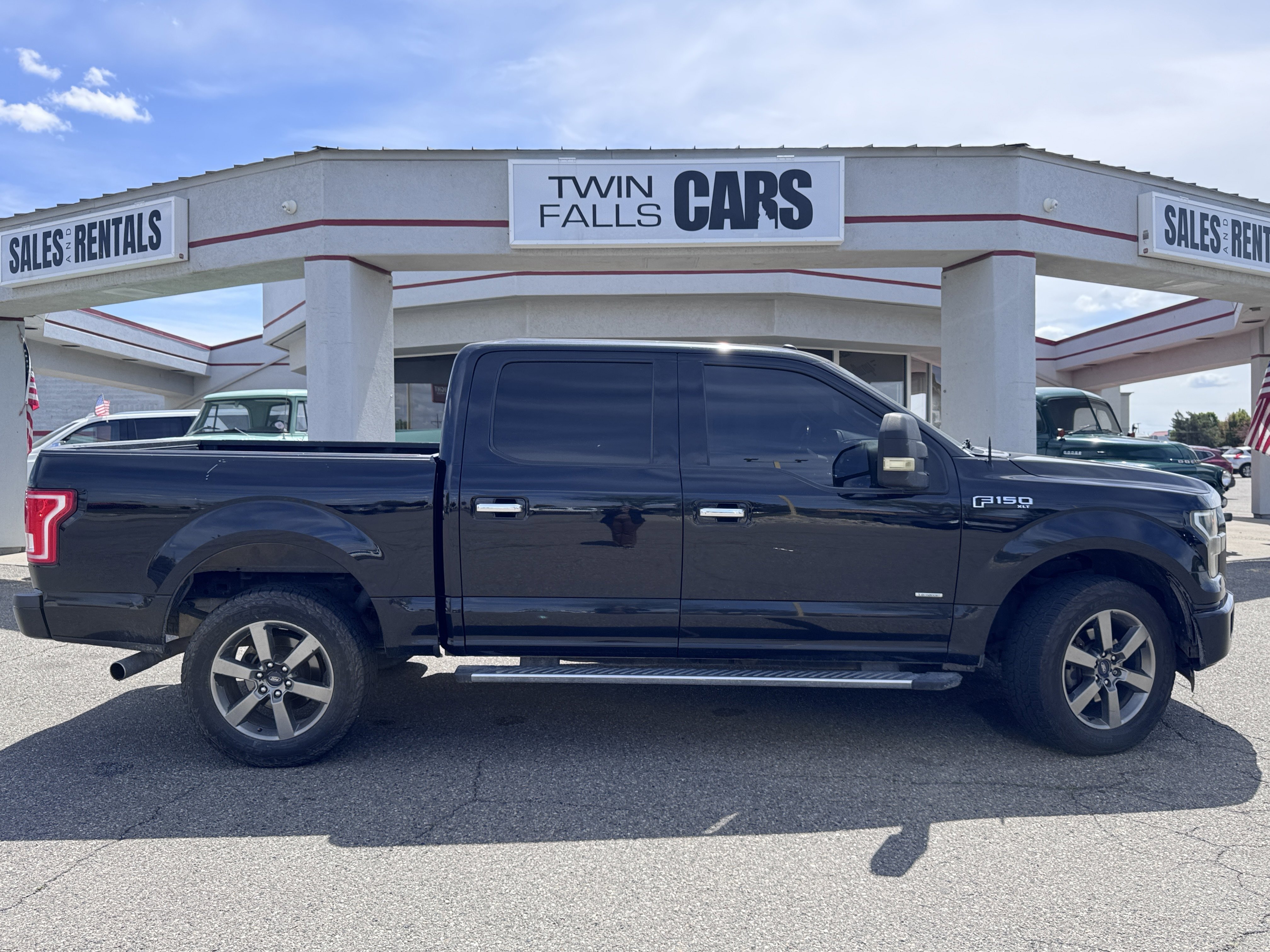 Used 2016 Black Ford XLT image 9
