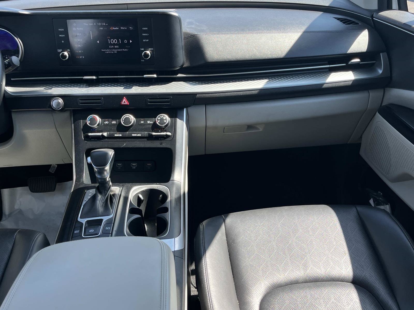 Used 2023 Snow White Pearl Kia LX image 13
