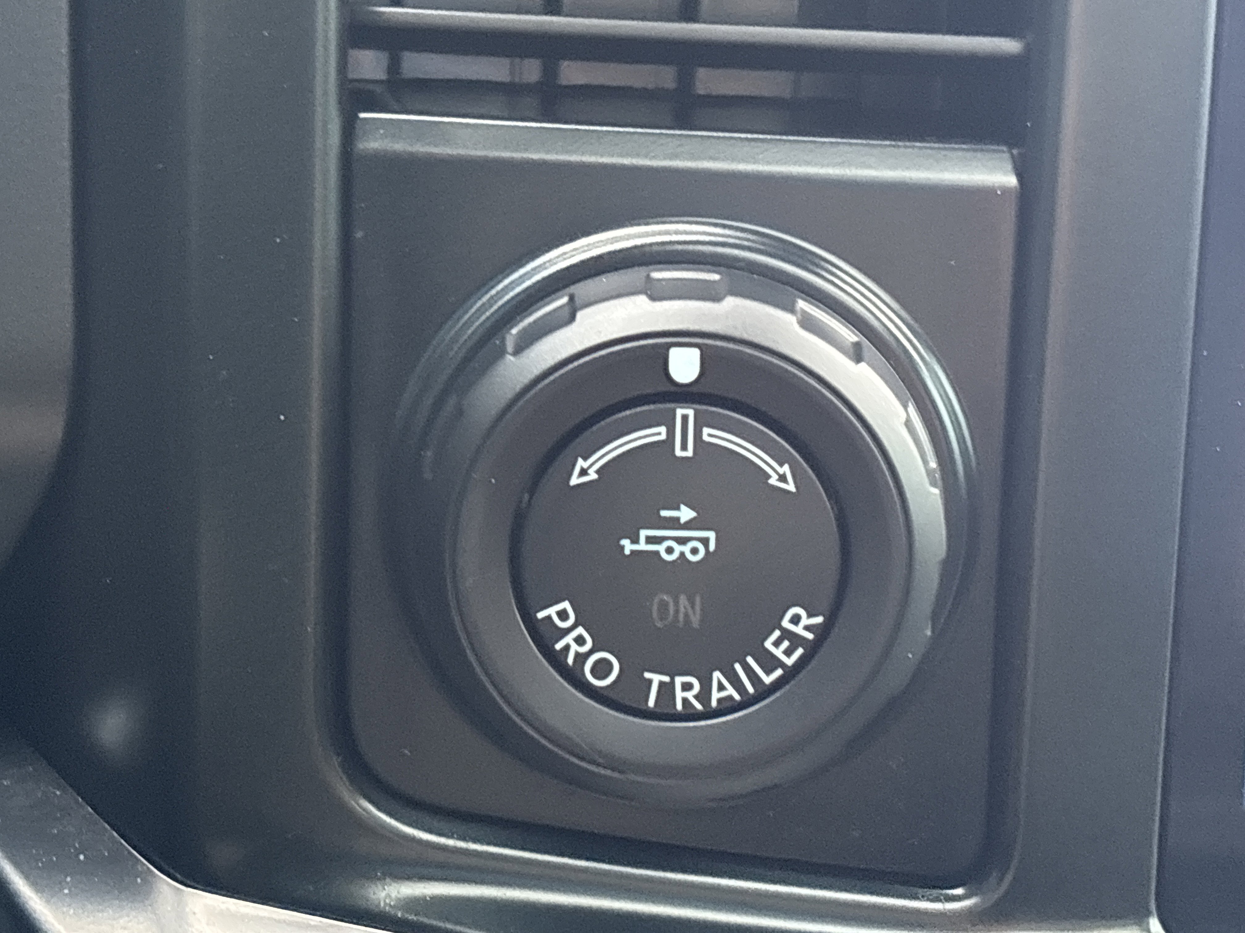 Used 2023  Ford XL image 40