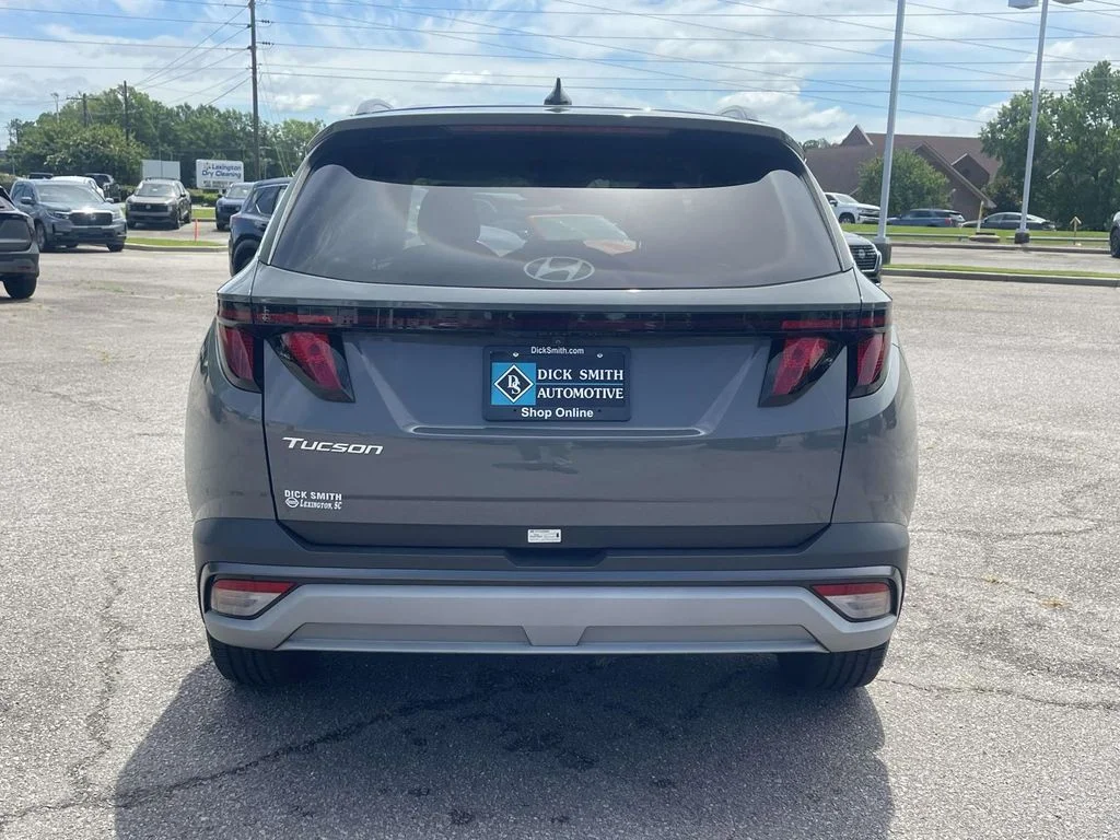 Used 2025 Gray Hyundai SEL image 5