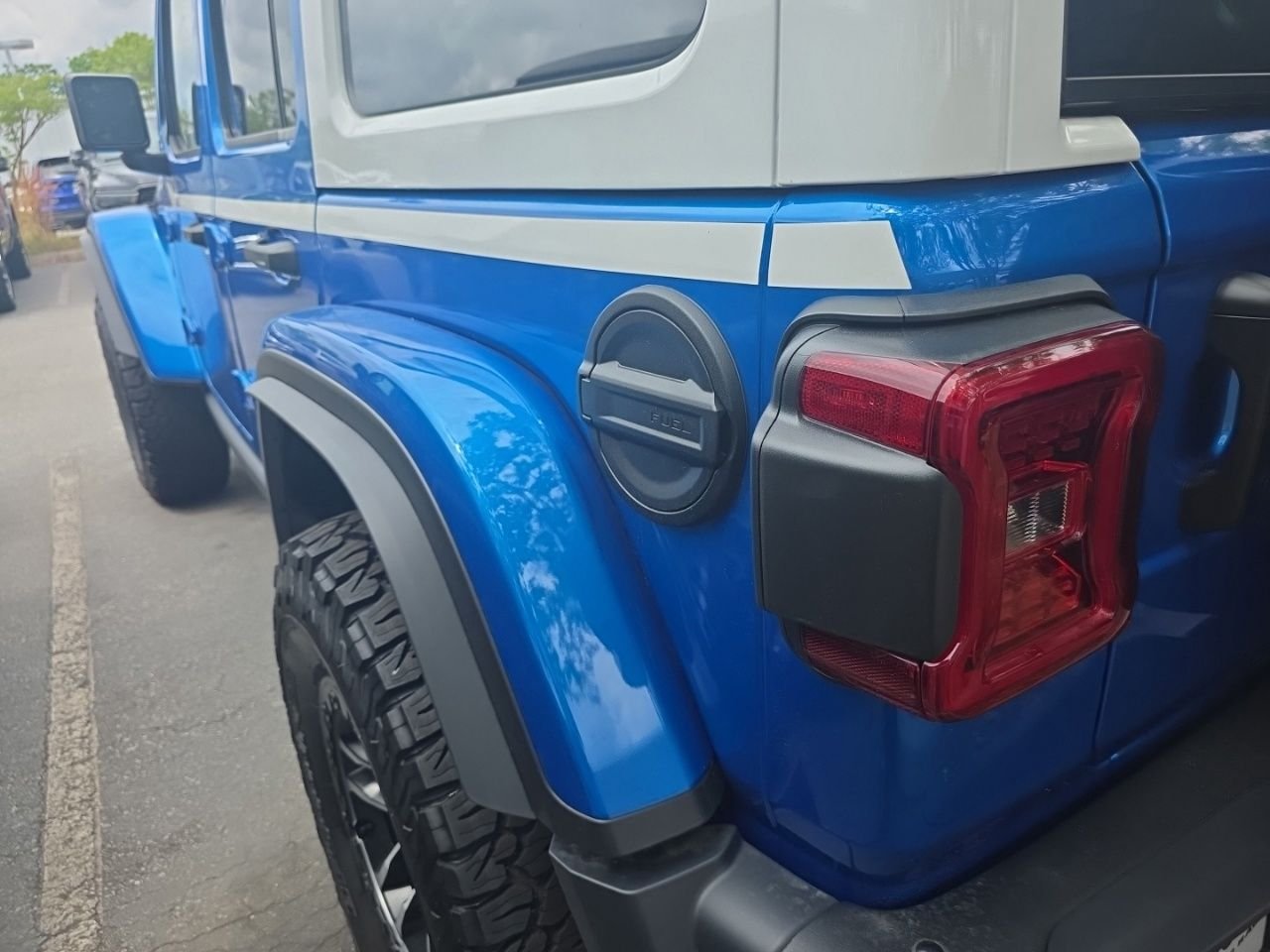 New 2026 Hydro Blue Pearl-Coat Exterior Paint Jeep Rubicon X image 24