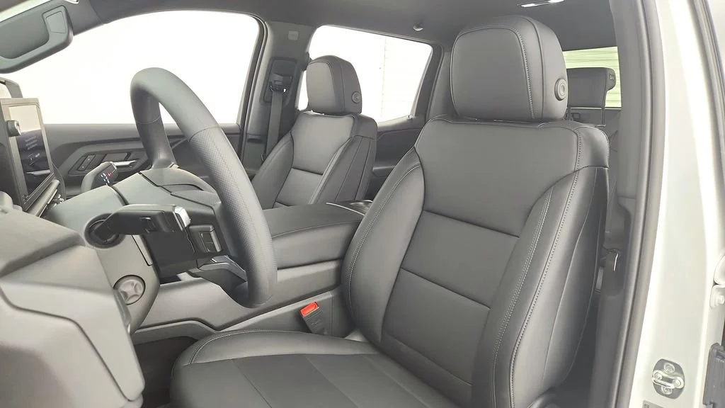 New 2024 Summit White Chevrolet Work Truck image 19