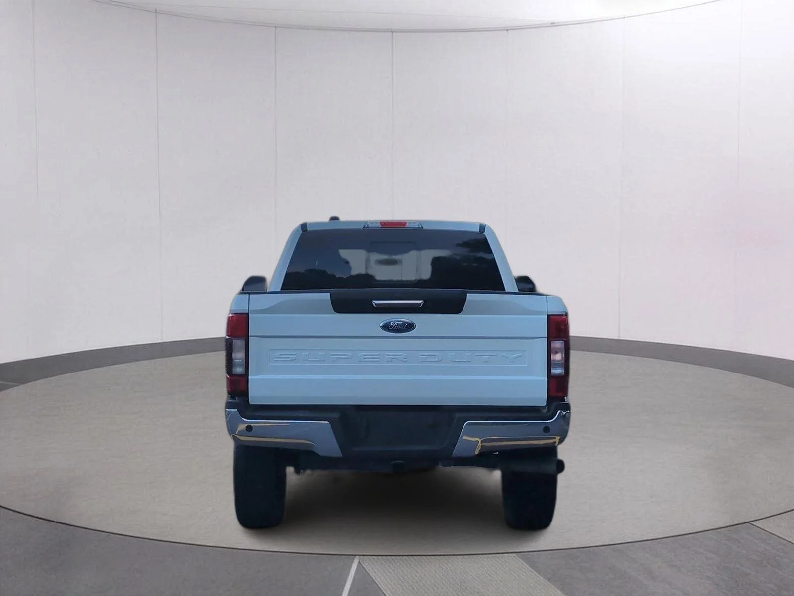 Used 2022 Star White Metallic Tri-Coat Ford Lariat image 4