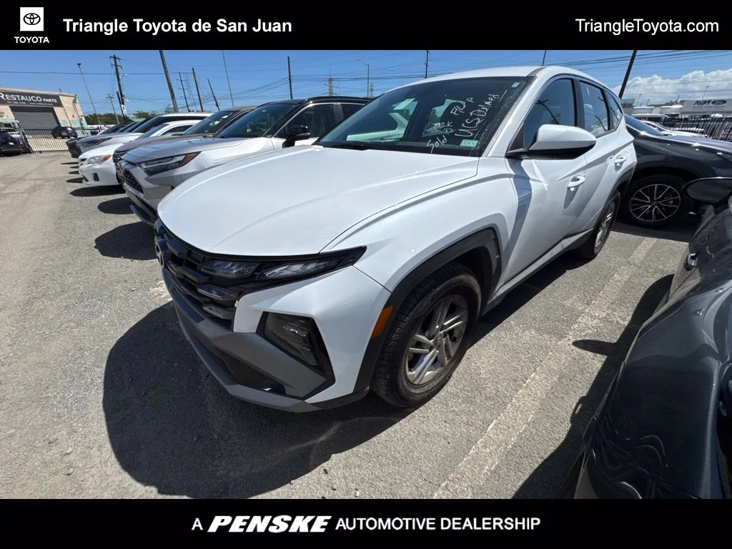 Used 2025 White Hyundai SE image 1