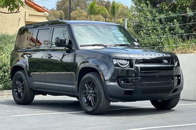 New 2026 Santorini Black Land Rover S image 7