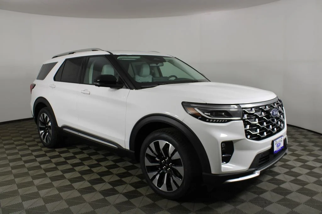 2026 Ford Explorer Platinum 4WD's photo