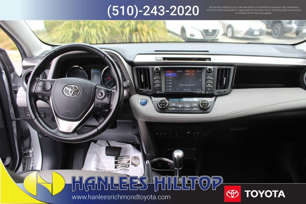 Used 2016  Toyota Limited image 19