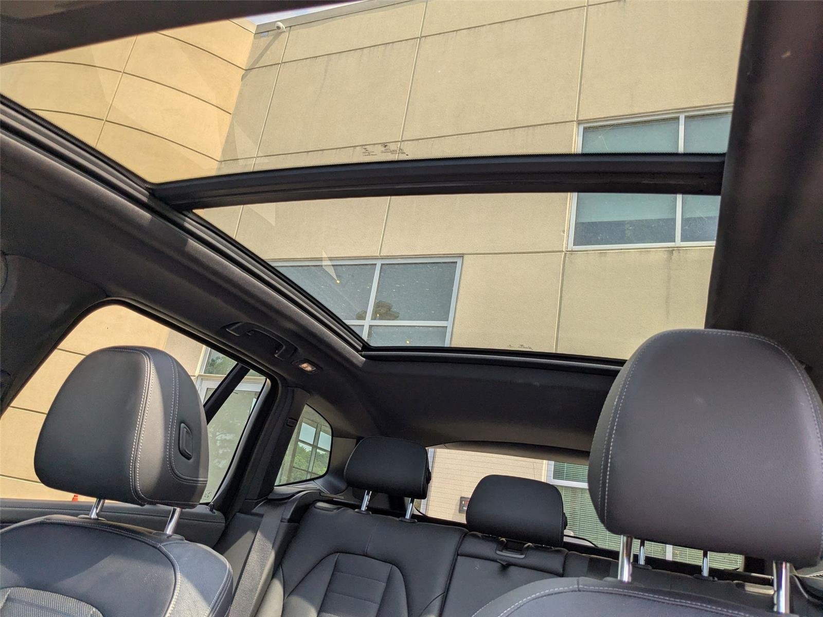 Used 2023 Black Sapphire Metallic BMW xDrive30i image 24
