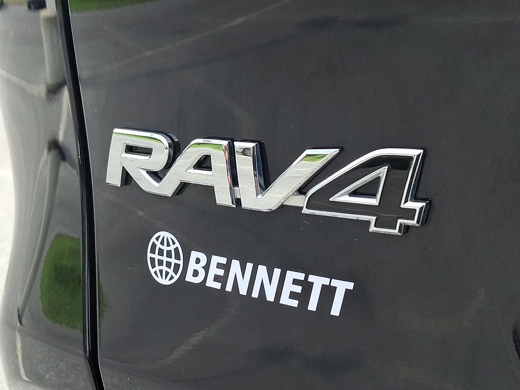 2025 Toyota RAV4 XLE - Photo 28