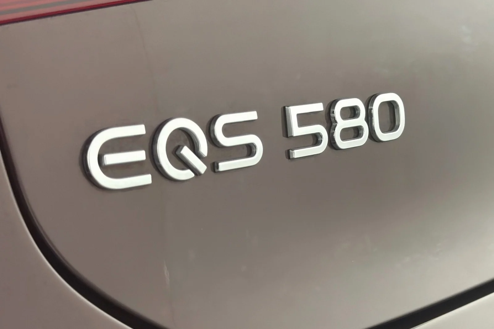 Certified Used 2024 MANUFAKTUR Signature Rubellite Red Metallic Mercedes-Benz EQS 580 image 9