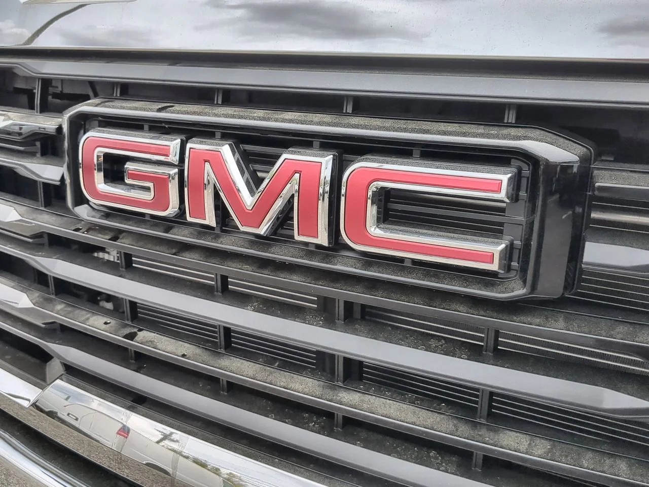New 2026 Summit White GMC Pro image 29