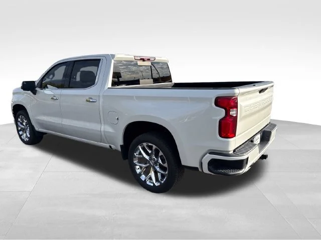 Used 2020 IRIDESCENT PEARL TRICOAT Chevrolet High Country image 3