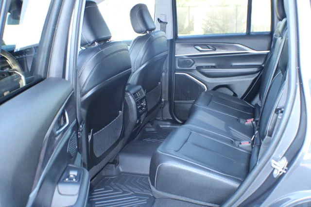 Used 2022 Baltic Gray Metallic Clearcoat Jeep Limited image 13