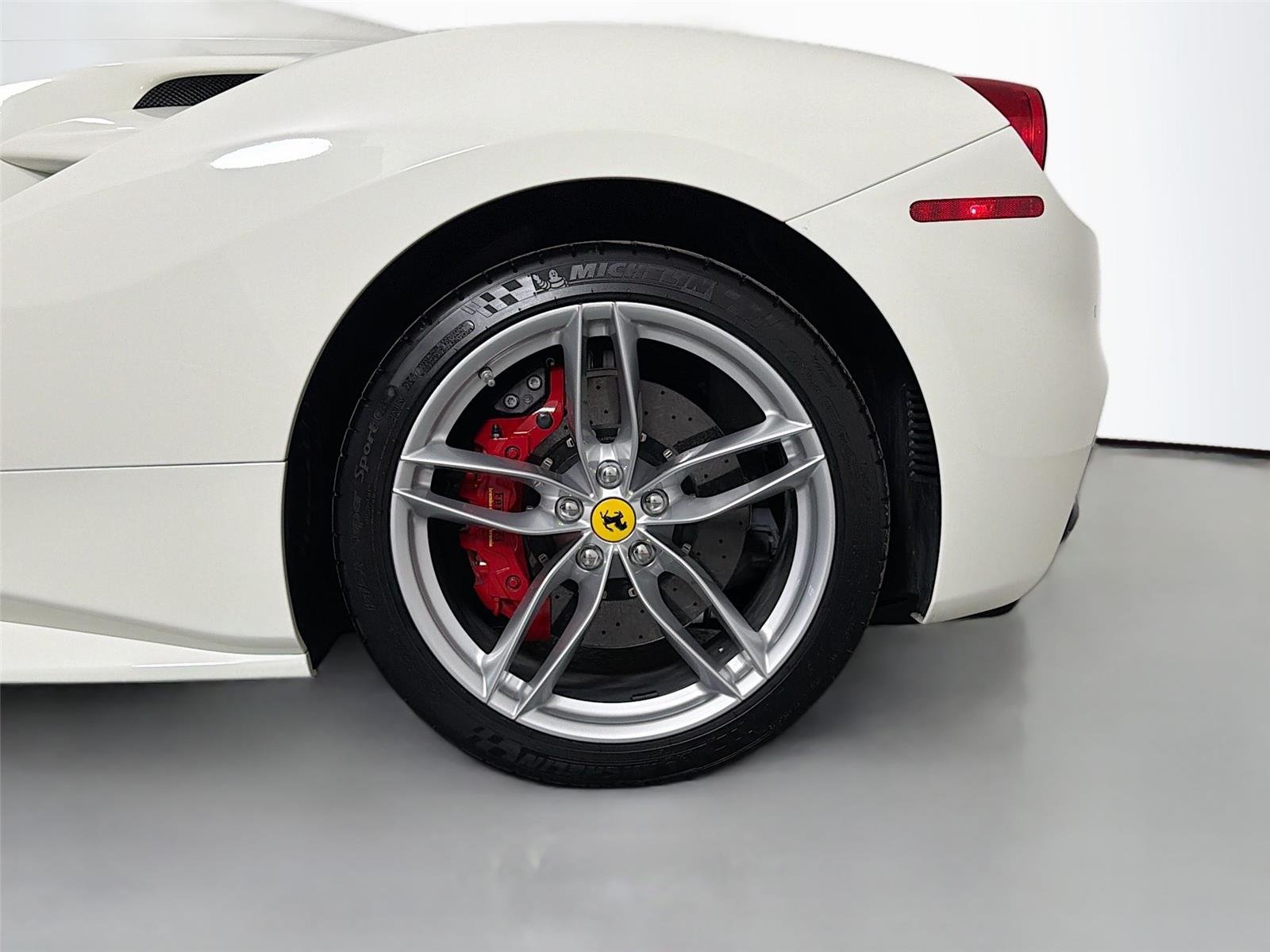 Used 2018 Bianco Avus Ferrari Base image 12