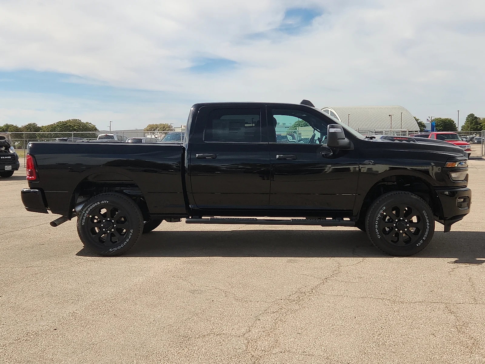 New 2027 Diamond Black Crystal Pearl-Coat Paint Ram BLACK EXPRESS CREW CAB 4X4 6