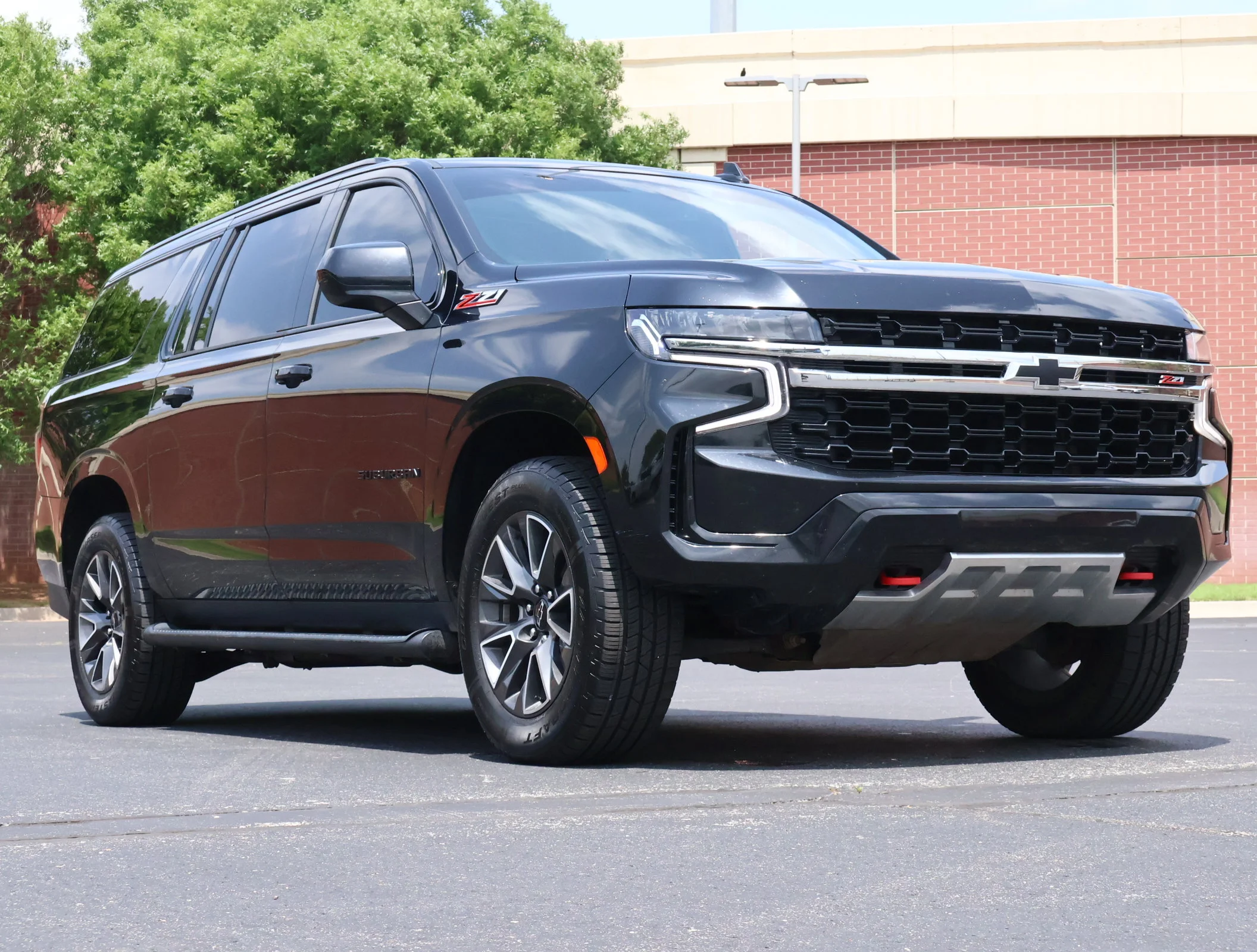 2021 Chevrolet Suburban 4WD 1500 Z71's photo